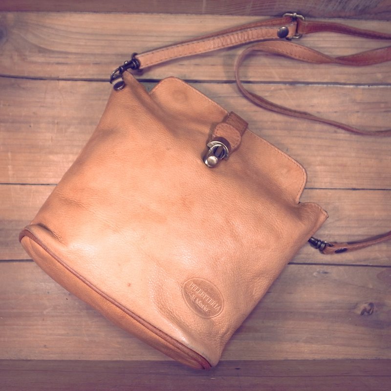 [Bones] PELLETTERIA di Mario dorsal caramel leather packet out of print genuine antique bag Vintage - Messenger Bags & Sling Bags - Genuine Leather Brown