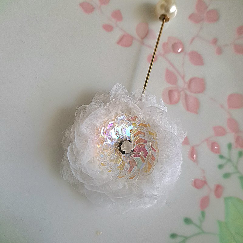 山茶花帽針/別針-純白 - 胸針 - 其他材質 白色