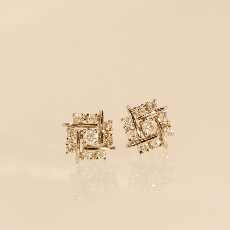 18K金鑽石編織耳環 18K Gold Diamond Weave Earrings - 耳環/耳夾/耳骨夾 - 貴金屬 