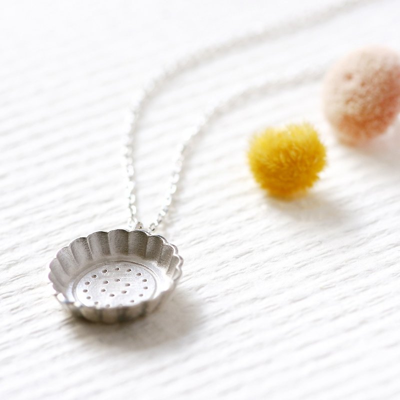 Biscuit candy necklace silver925 - สร้อยคอ - โลหะ สีเทา
