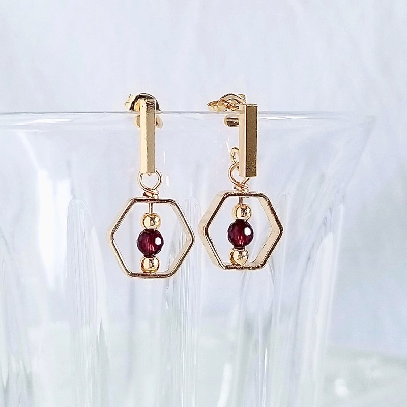 Red Garnet Geometric Hexagon Dangle Drop Earrings | Handmade Crystal Jewelry - ต่างหู - คริสตัล สีแดง