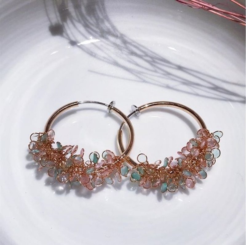 天使的花籃耳夾【櫻花點綠】 - 耳環/耳夾 - 其他材質 粉紅色