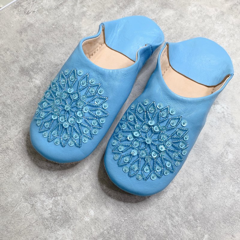 Moroccan babouche indoor slippers beaded embroidery blue mountain city Chev Xiaoan - รองเท้าแตะในบ้าน - หนังแท้ สีน้ำเงิน