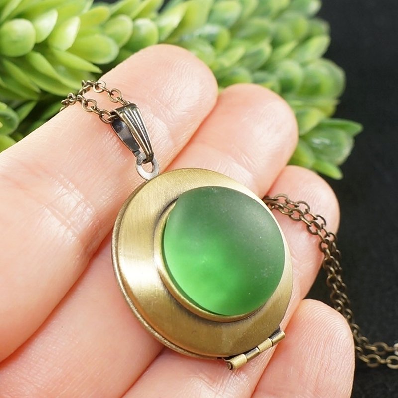 Bottle Green Sea Glass Photo Locket Marine Nautical Pendant Necklace Jewelry - Necklaces - Glass Green