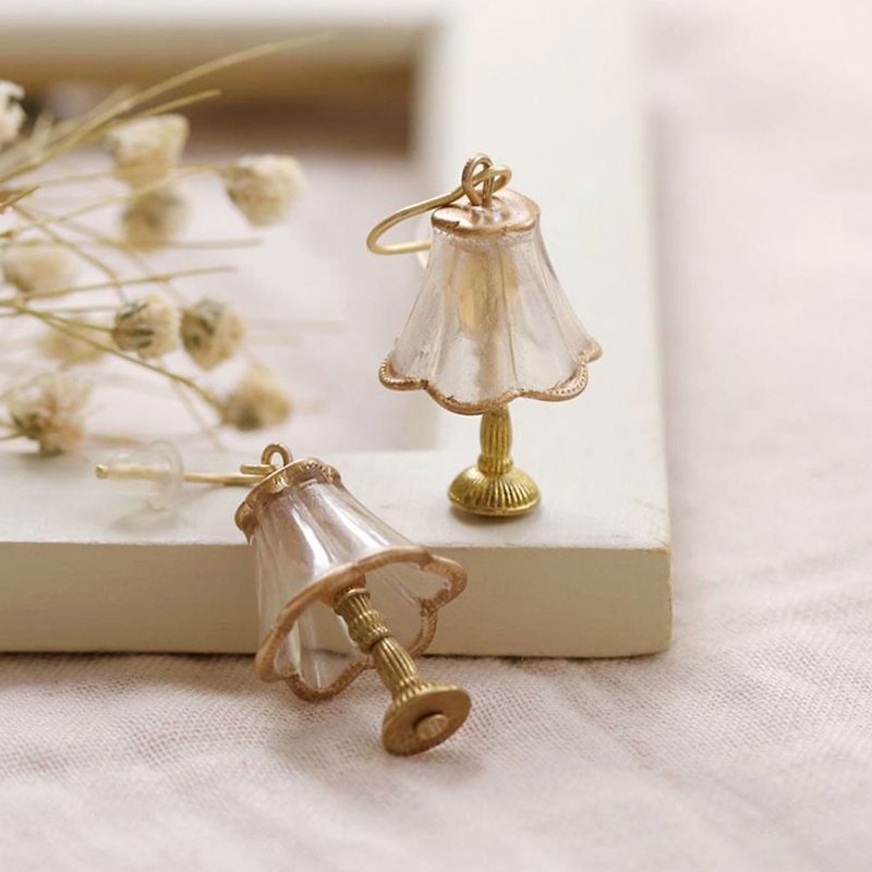 【Ayatorie】Japanese Antique Table Lamp with Ear Hook Free Gift Box - Earrings & Clip-ons - Copper & Brass Gold