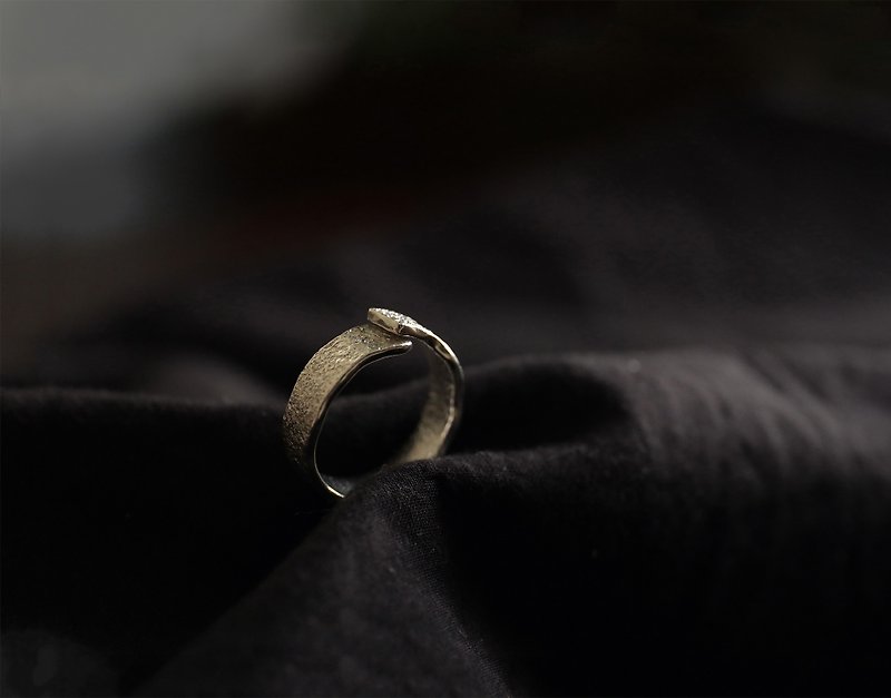 厚銀沙粒戒指 - 戒指 - 其他材質 灰色
