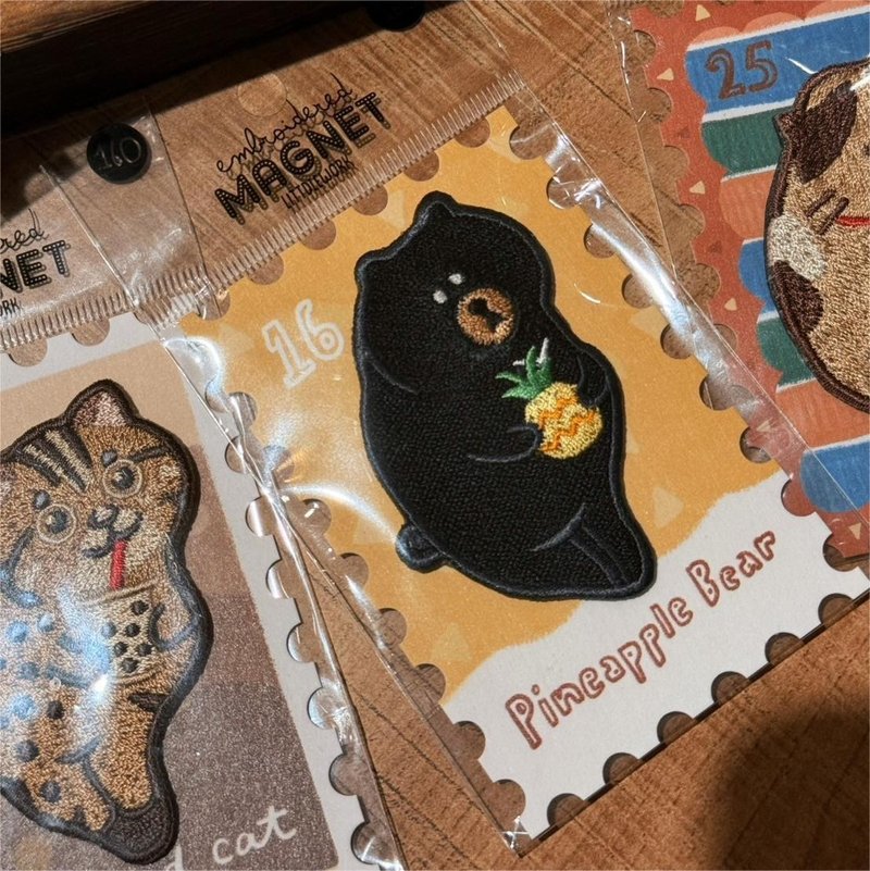 刺繡軟磁鐵 | 台灣地形-鳳梨黑熊 | Littdlework - 磁鐵 - 繡線 多色