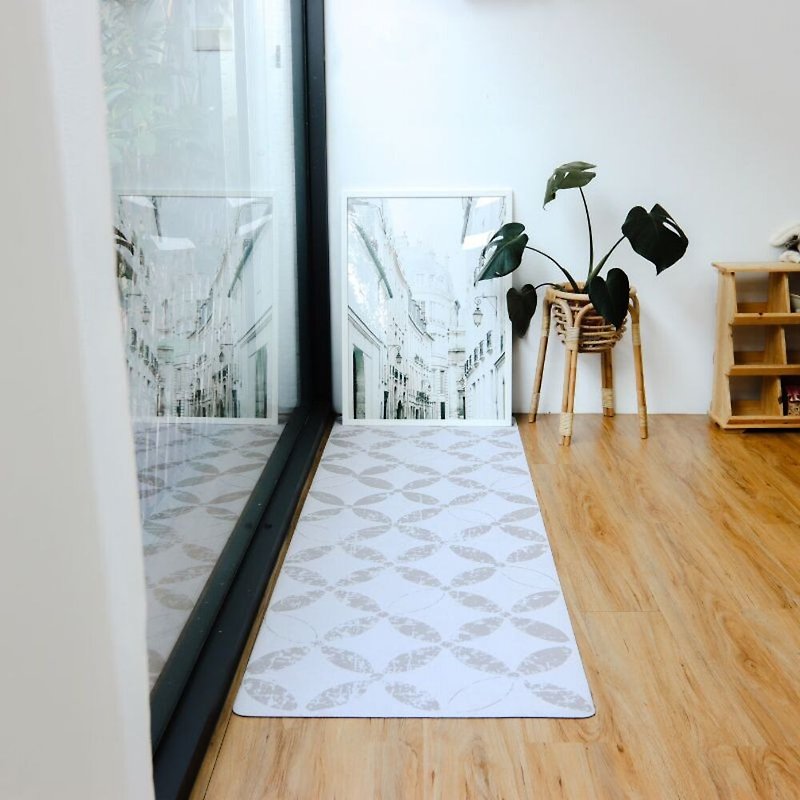 Playzu Retro Anti-Slip Walkway Carpet Floor Mat - Old Time (Cream) - พรมปูพื้น - วัสดุอื่นๆ สีนำ้ตาล