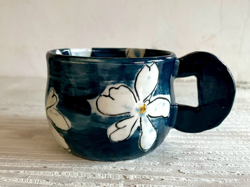 墨藍語花手工咖啡杯_陶器馬克杯 - 咖啡杯/馬克杯 - 瓷 藍色