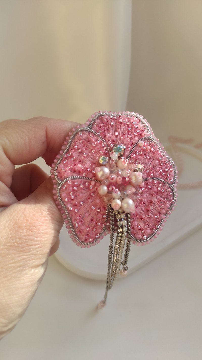 Jewelry. Brooches, brooch pin, beaded jewelry, Jewelry accessories, gift - เข็มกลัด - วัสดุอื่นๆ สึชมพู