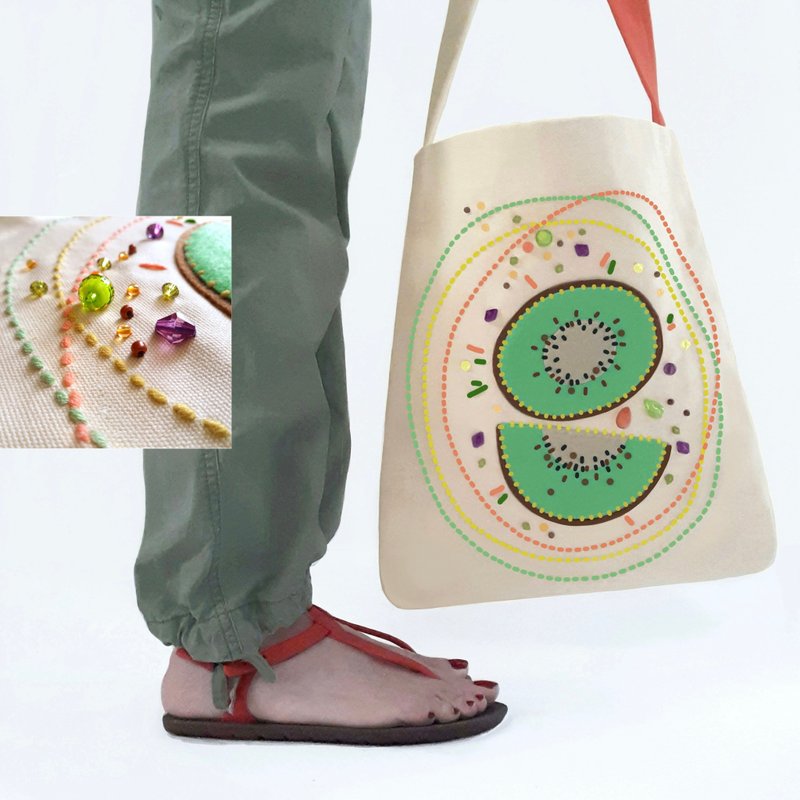12x14 inch tote. Fun and original with hand-stitched design with felt and beads - 手提包/手提袋 - 其他材質 