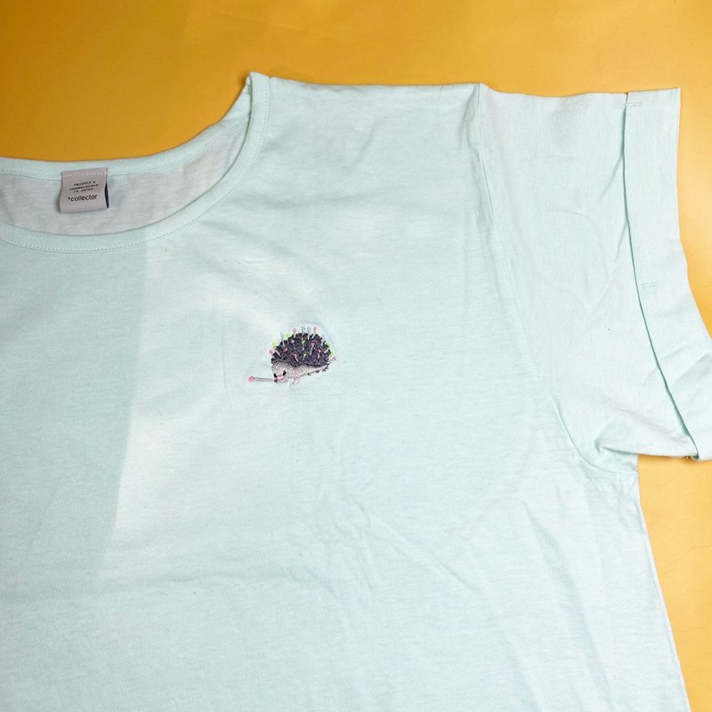 ハリネズミの針山　刺繍Tシャツ　レディース フリー　Tcollector - 女 T 恤 - 棉．麻 藍色