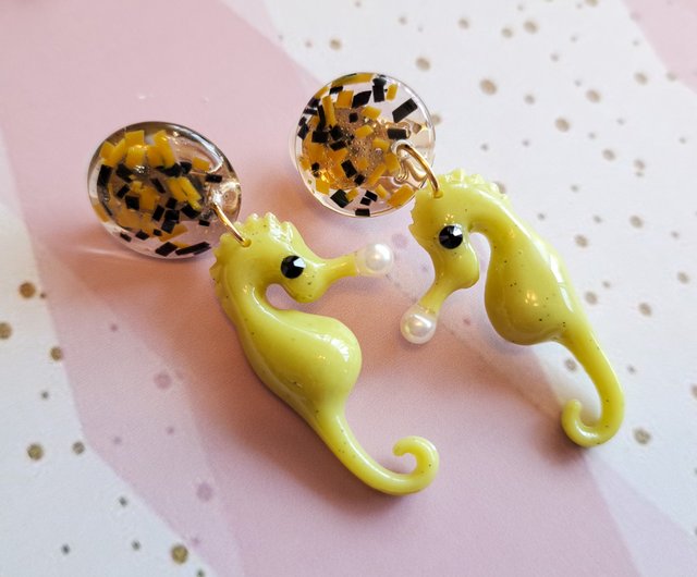 Bubbly seahorse earrings 【ピスタチオイエロー】タツノオトシゴ