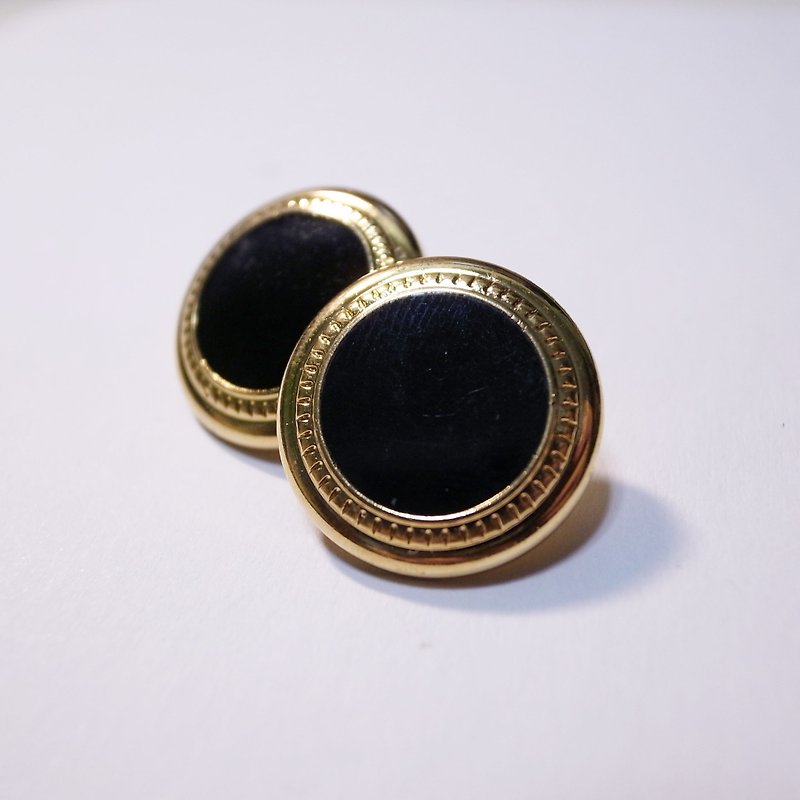 黑眼豆豆耳環(針式) - 耳環/耳夾 - 塑膠 黑色