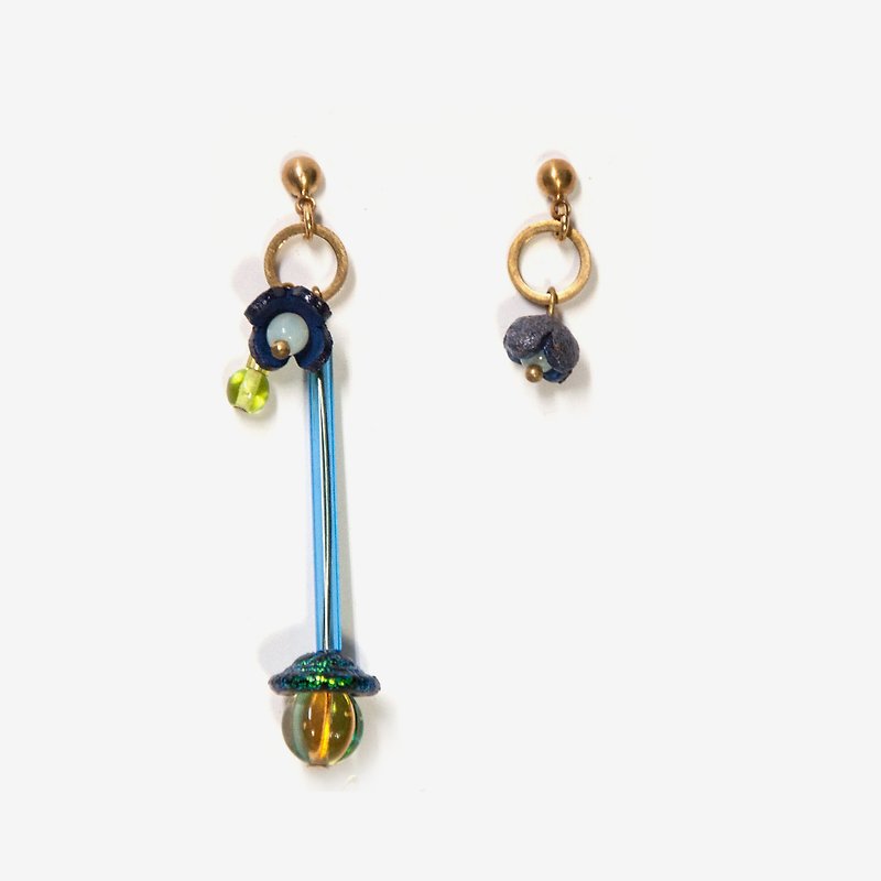 Asymmetry Dancing Leather Flower Earrings(Blue), Post Earrings, Clip On Earrings - ต่างหู - โลหะ สีน้ำเงิน