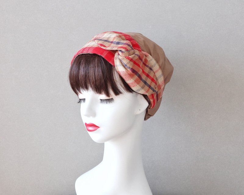 Stylish checkered (cherry) sash ribbon and beige hair turban Medical cap/Care cap Care cap - เครื่องประดับผม - ผ้าฝ้าย/ผ้าลินิน สีแดง