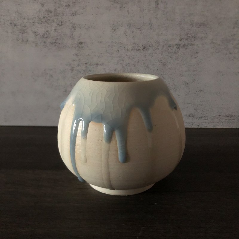 アイスドロップ小さな丸い花瓶 - 花瓶・植木鉢 - 陶器 ホワイト
