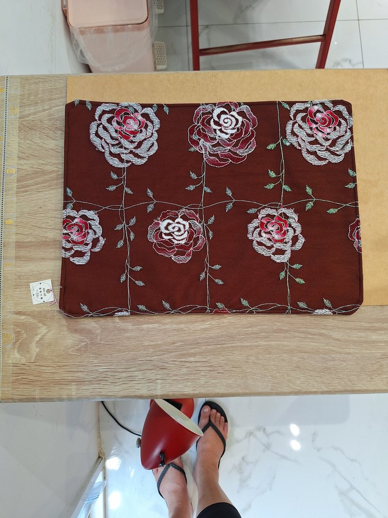 手作蕾絲裝飾巾-漸層玫瑰 - 擺飾/家飾品 - 其他材質 