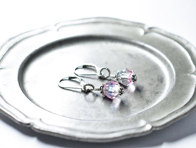 Antique iris glass small earrings blue and pink - ต่างหู - แก้ว สีใส