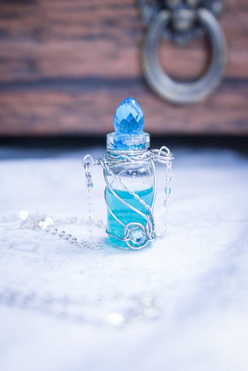 * Mi Luna Moon - Blue Potion - Necklaces - Glass Blue
