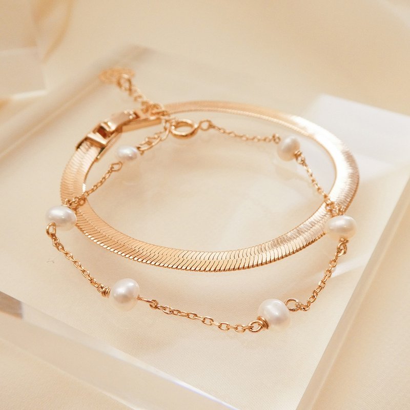 Twist Natural Freshwater Pearl Snake Chain Bracelet Essential Series - สร้อยข้อมือ - ทองแดงทองเหลือง สีทอง