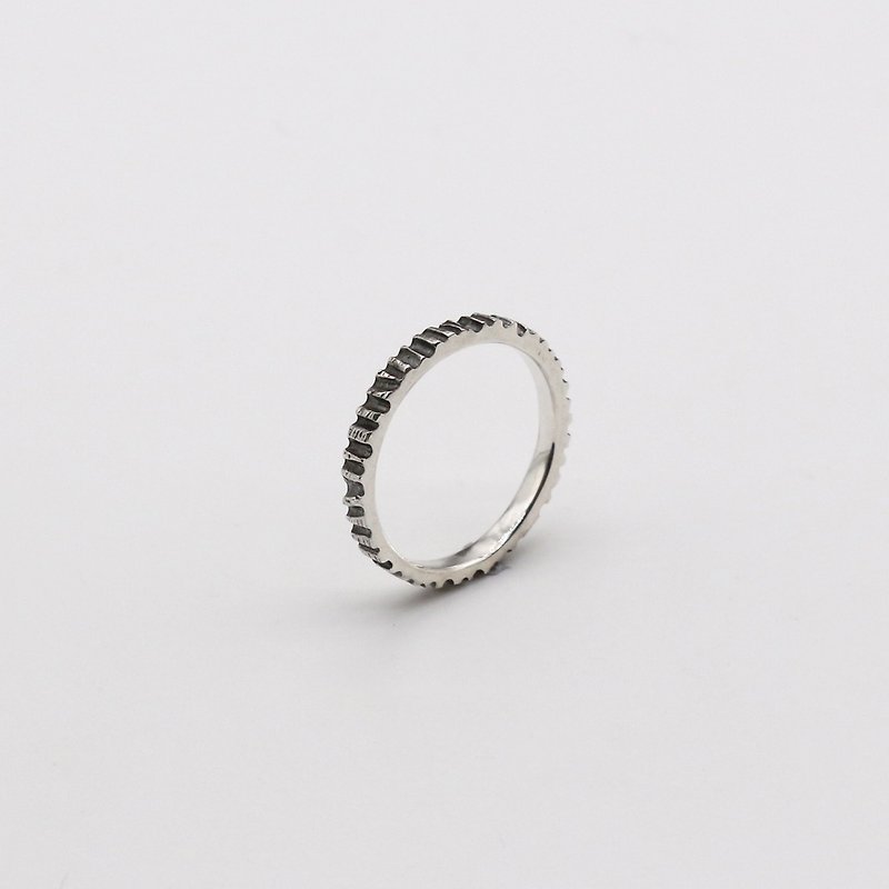 Turn Silver Ring (Black) - แหวนทั่วไป - โลหะ สีดำ