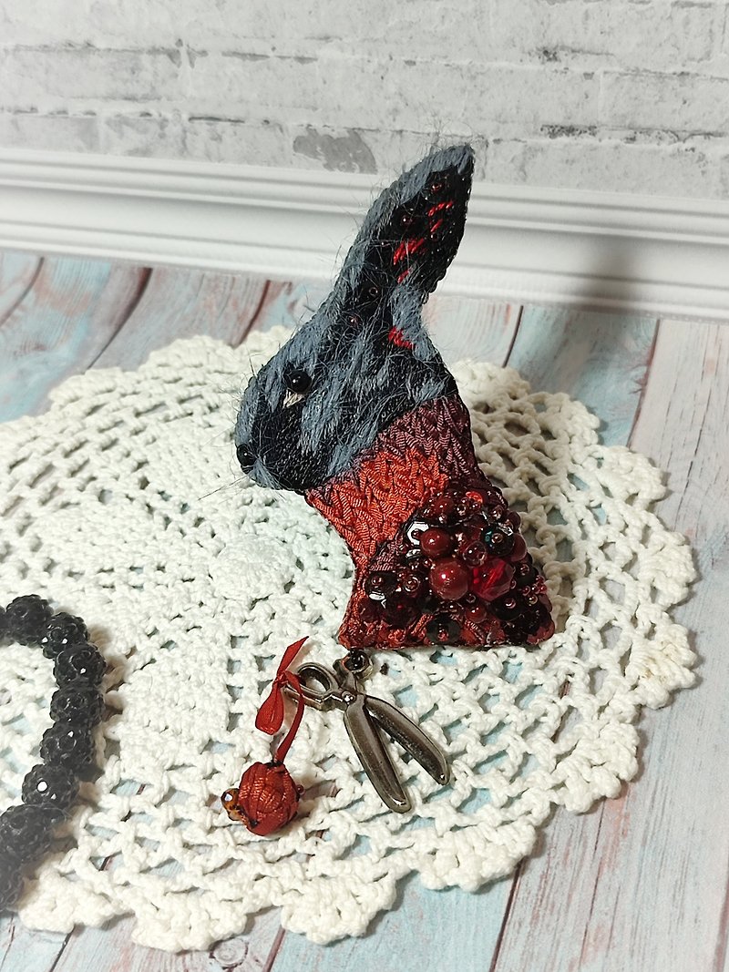 Embroidered brooch with a rabbit, called Knitted sweater. - Necklaces - Thread Gray