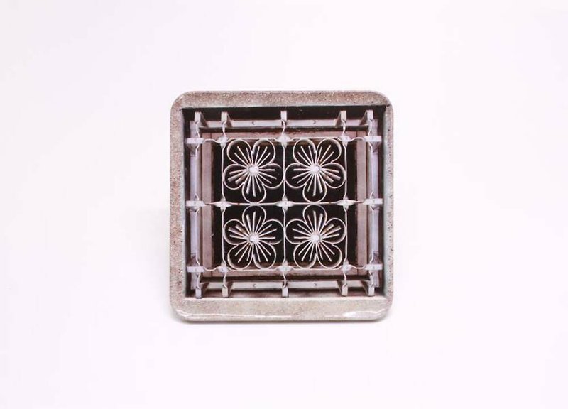 Old iron window [Taiwan impression square coaster] - Coasters - Other Metals Khaki