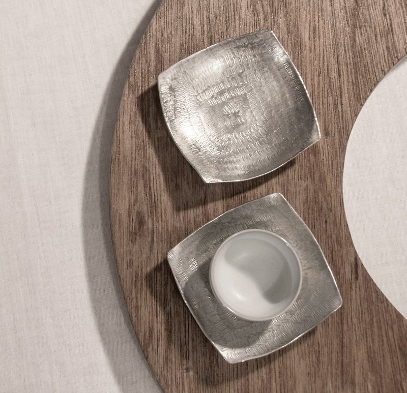 白錫手鍛造角型ティーカップホルダーセット2個（9.2cm） - 小皿 - 金属 シルバー
