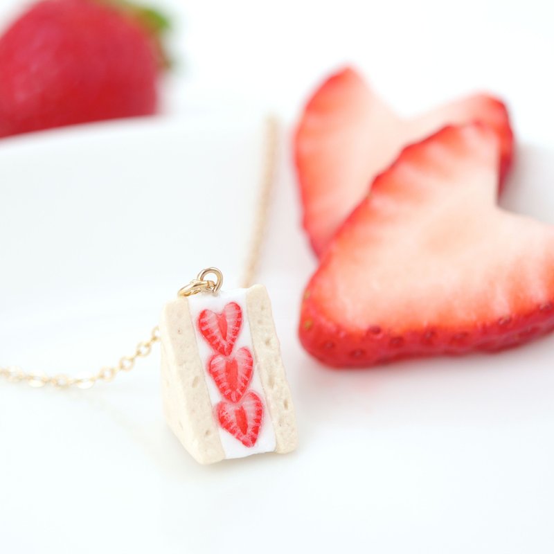 Heart Strawberry Sandwich - Handmade - Necklace - สร้อยคอ - ดินเหนียว สีแดง