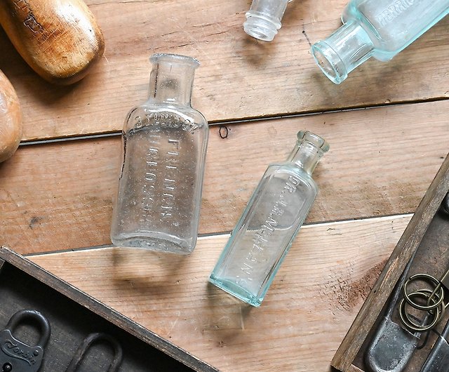 ヴィンテージ初期ガラス瓶・アンティーク、アメリカンガラス瓶、古いガラス瓶、アンティーク瓶 - ショップ 古漾 GoYoung Vintage古着  花瓶・植木鉢 - Pinkoi