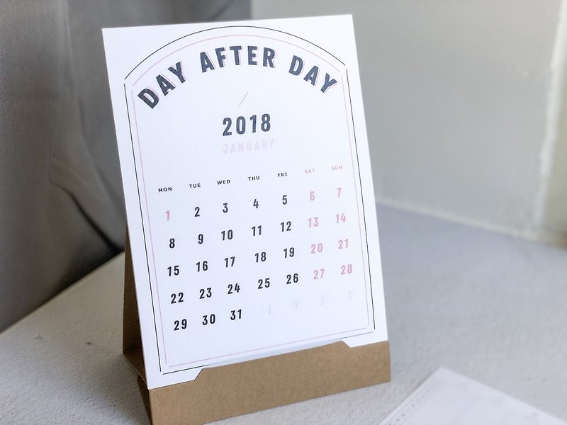 2018年 DAY AFTER DAY 日復一日 卡式桌曆  - 月曆/年曆/日曆 - 紙 白色