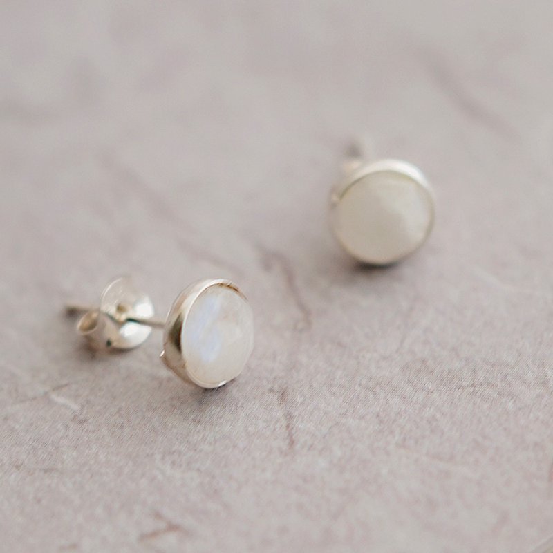 Moonstone simple small round sterling silver earrings | Peach Blossom Crystal Lover Stone Raw Mineral Earrings for Girls Gifts - ต่างหู - เครื่องประดับพลอย ขาว