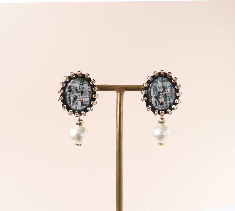 Yarn and check earrings     Black - Earrings & Clip-ons - Acrylic Black