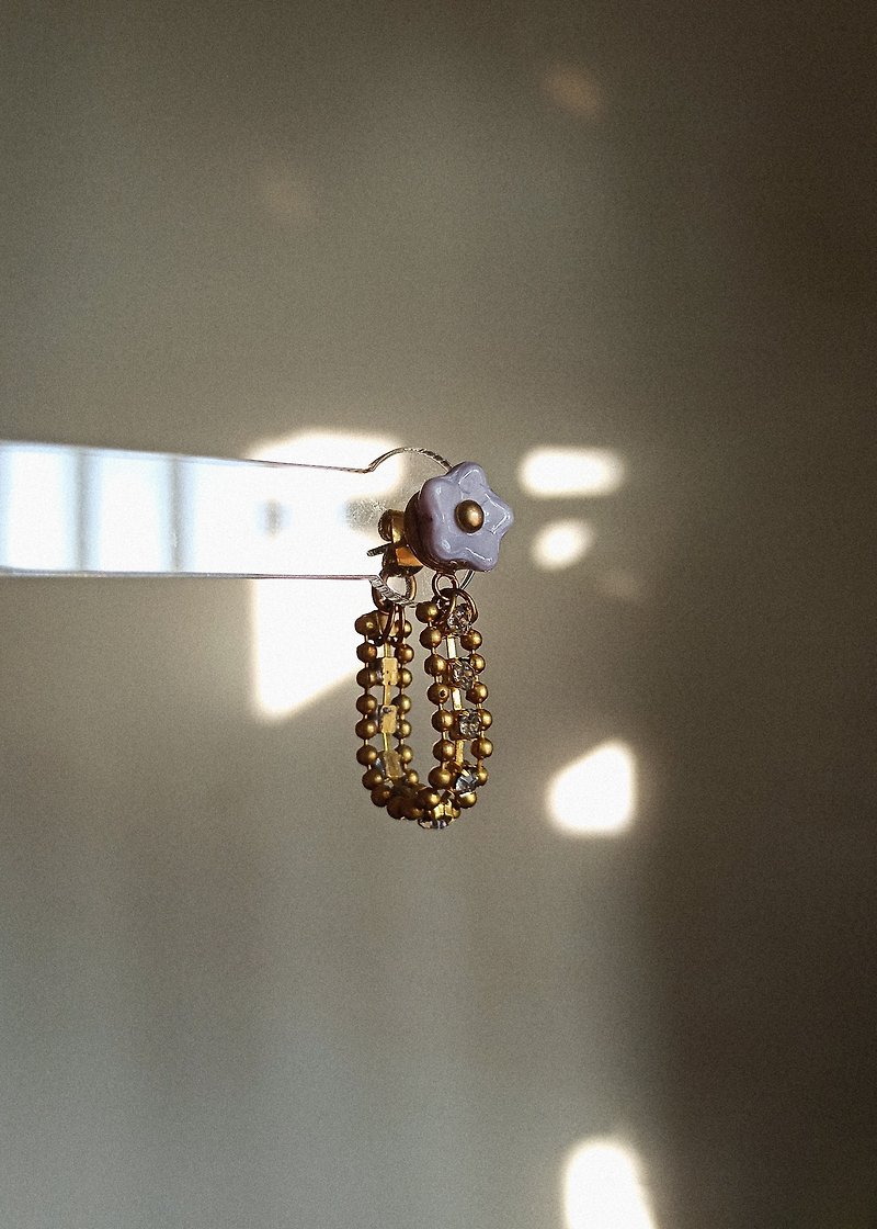 Small Flower Stone Wrap-Up Earrings in Bronze- Lilac - ต่างหู - ทองแดงทองเหลือง สีม่วง