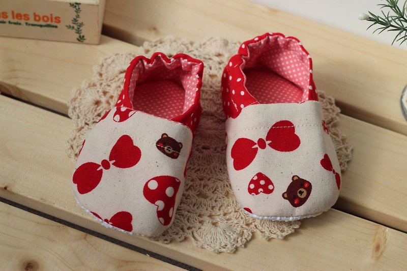 Bow and bear toddler shoes - รองเท้าเด็ก - วัสดุอื่นๆ สีแดง