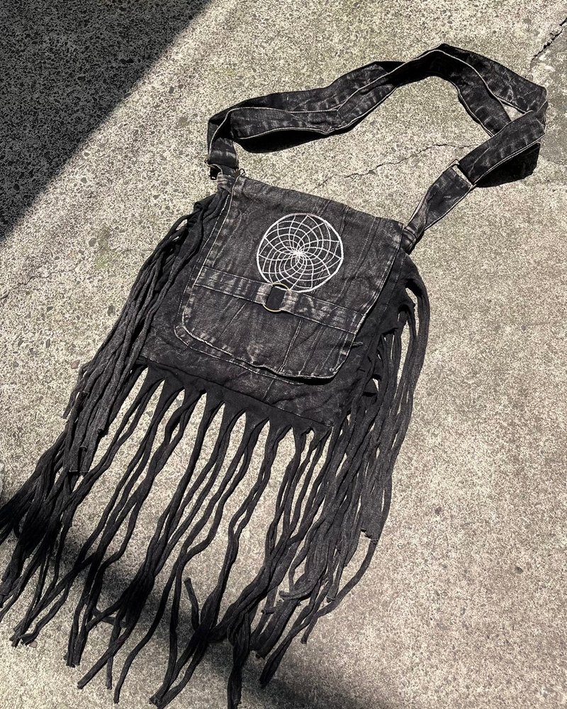 喜迎瑤 尼泊爾 蠟染 刺繡包 斜背包 流蘇包包 民族風 嬉皮 頹廢風 - 側背包/斜背包 - 棉．麻 黑色