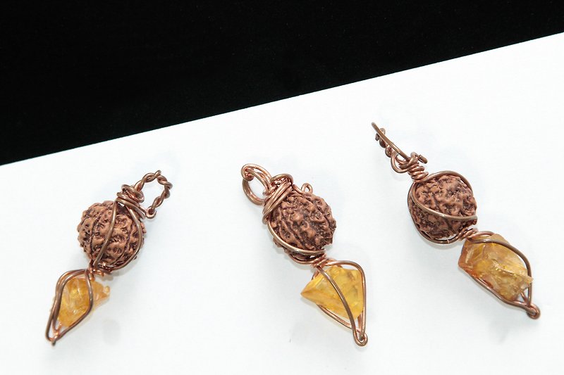 【Series of Amber】Myanmar amber+Rudraksha  pendant _ The sages - สร้อยคอ - เครื่องเพชรพลอย หลากหลายสี