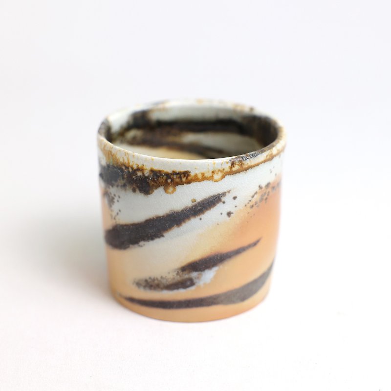 Mingya kiln l wood-fired white porcelain twisted tire water cup orange black and white ink pattern collectible pottery cup tea cup H9 - ถ้วย - ดินเผา สีส้ม