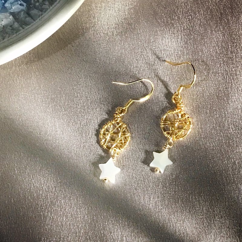 星星 貝殼 金屬編織耳環 金屬線編織 可改夾 客製化 - 耳環/耳夾/耳骨夾 - 銅/黃銅 