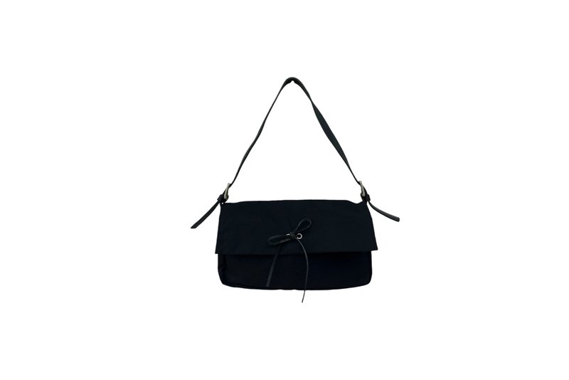 90s VIVAYOU Black Nylon and Leather shoulder bag // handbag, posh bag, flap bag - 手提包/手提袋 - 尼龍 黑色