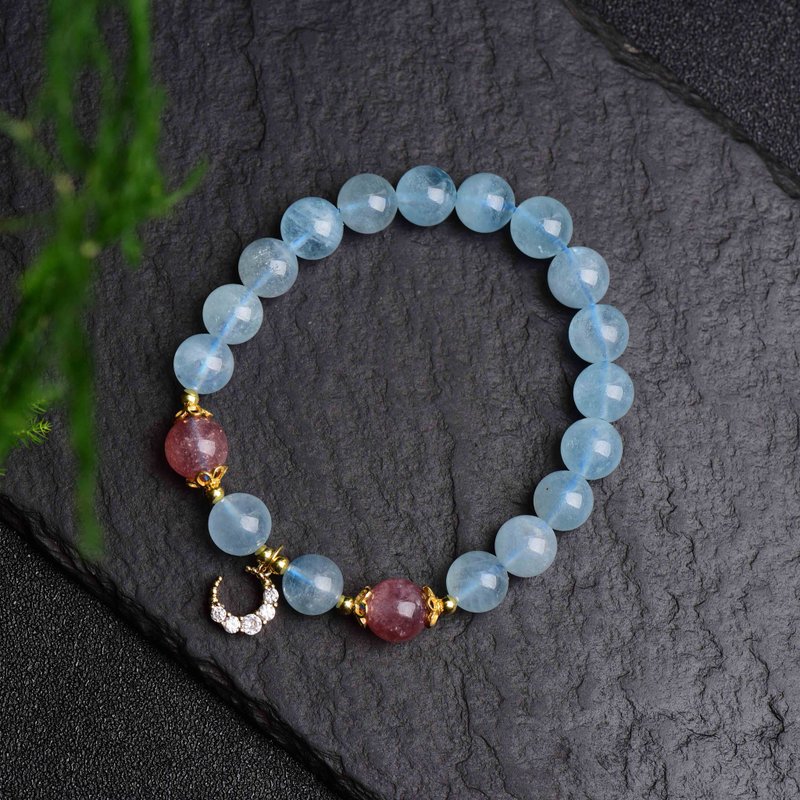 Hand-made design crystal bracelet natural strawberry crystal aquamarine bracelet - สร้อยข้อมือ - คริสตัล 