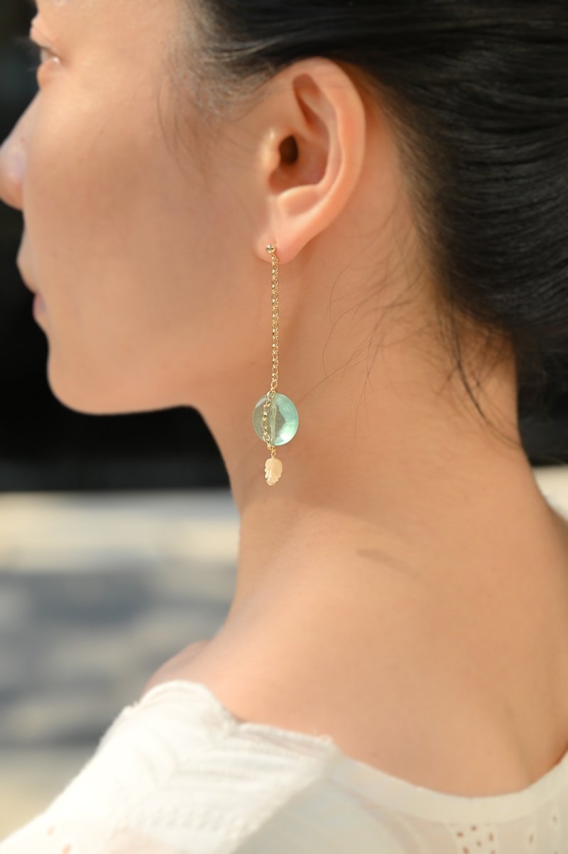 Debut sterling silver earrings / green Stone/ shell / JIEGEM sister's jewelry - ต่างหู - เครื่องเพชรพลอย สีเขียว