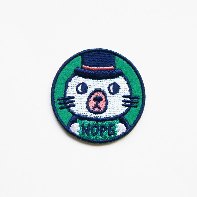 Nope 刺繡別針 刺繡貼紙 可愛胸針 - 胸針 - 繡線 綠色