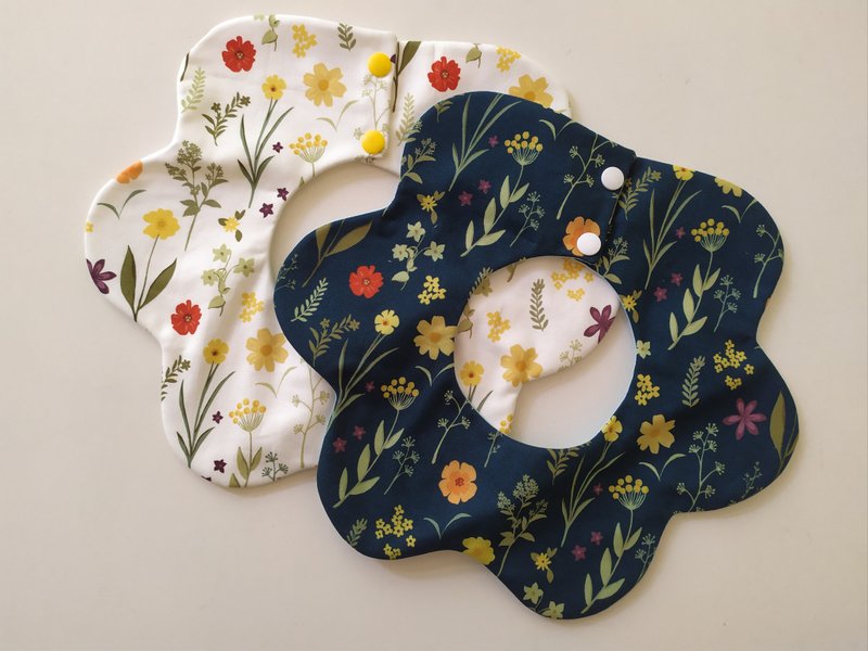 【5日內出貨】 轉轉花兜 浪漫花園  嬰兒圍兜 彌月禮物 - 口水肩/圍兜 - 棉．麻 多色