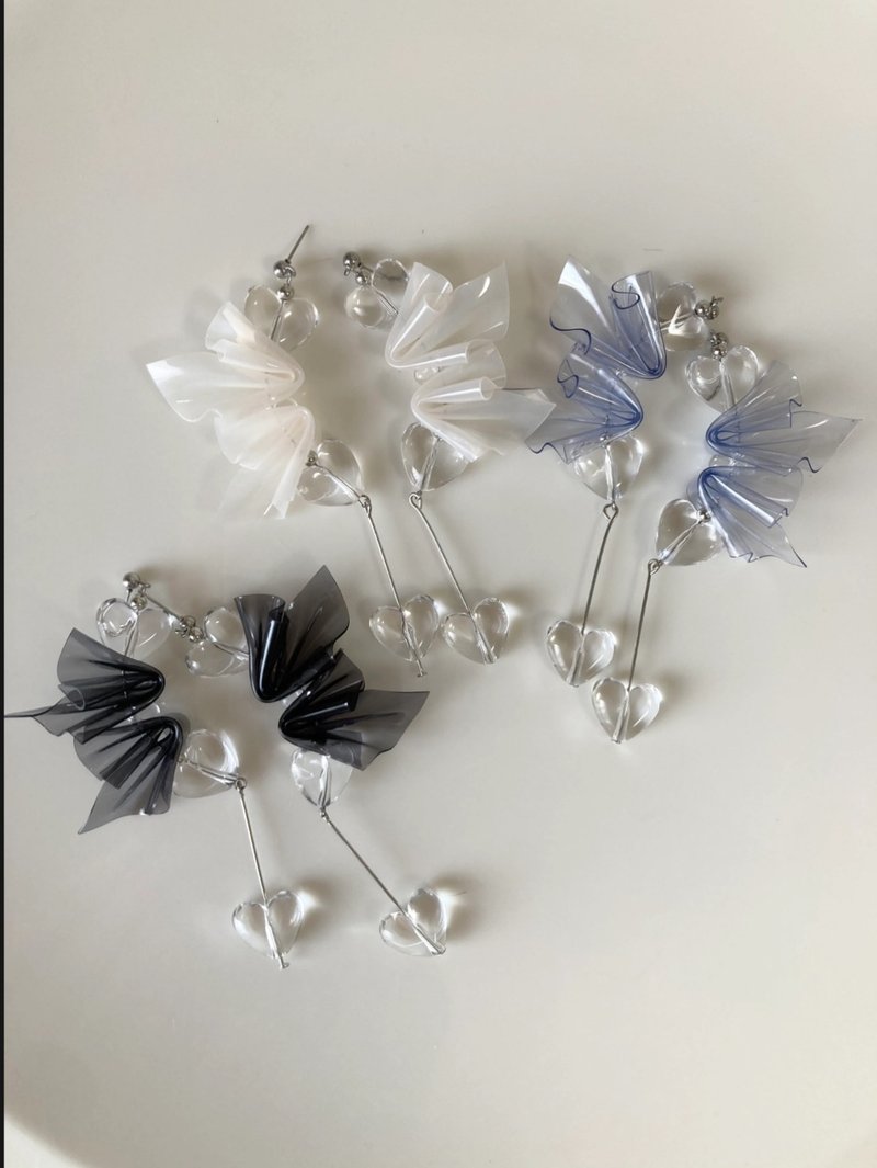 Wing Hearts Post Clip-on Heart Oversized - Earrings & Clip-ons - Acrylic Black