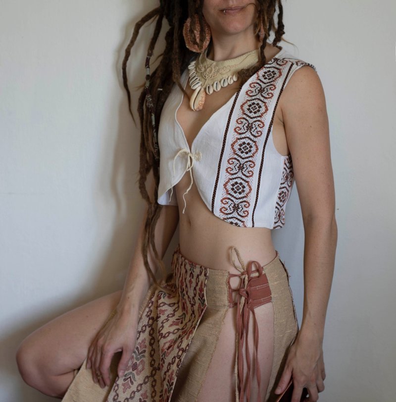 White vest, woman tribal top, ethnic style clothing - เสื้อกั๊กผู้หญิง - วัสดุอื่นๆ ขาว