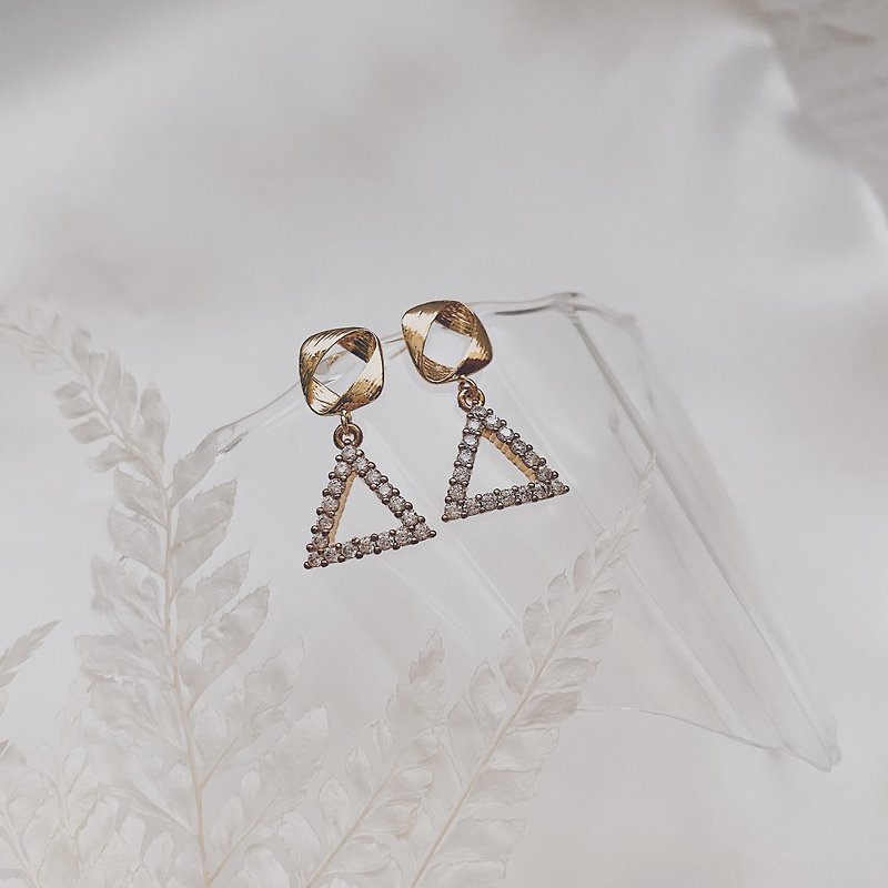 Mini Geometric Fashion Earrings // Clip-On Available - Earrings & Clip-ons - Other Metals Gold