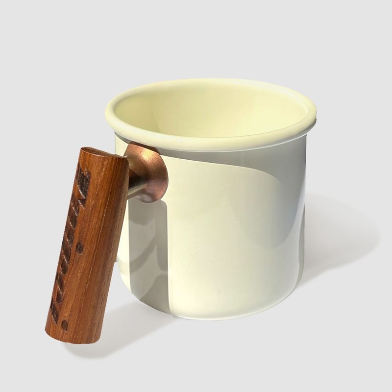 Truvii 柚木把手雙色琺瑯杯 露營杯 - 月光白 - 杯子 - 琺瑯 白色