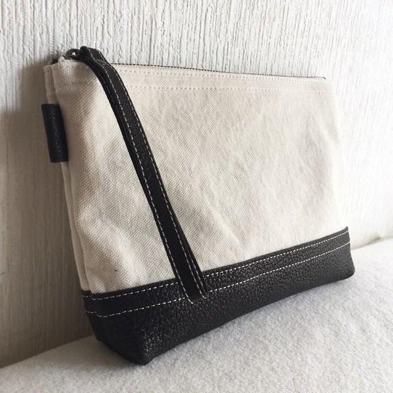 Vintage No. 8 canvas and goat leather Tannin Soft Nume simple pouch [Black] - กระเป๋าเครื่องสำอาง - หนังแท้ สีดำ